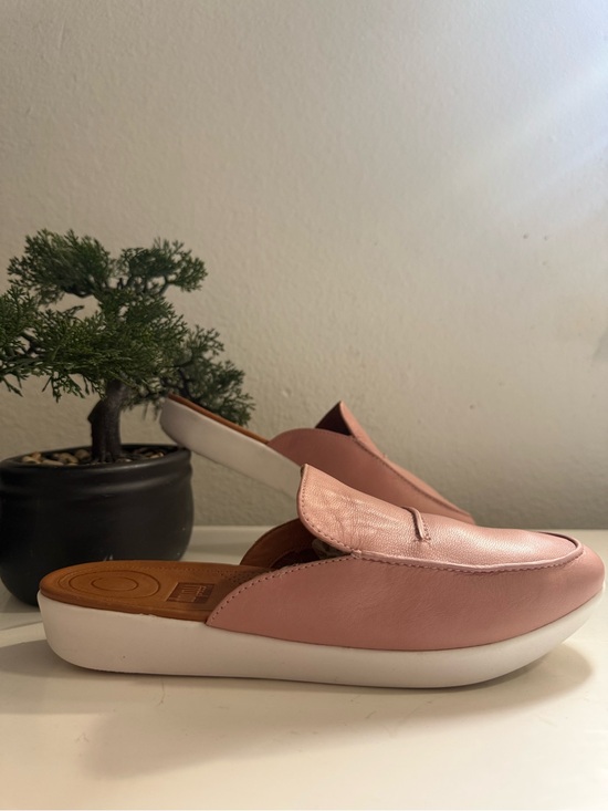 Fitflop Shoes - Fitflop serene mule size 8.5 Pink Leather Slip-On Mule with White Platform